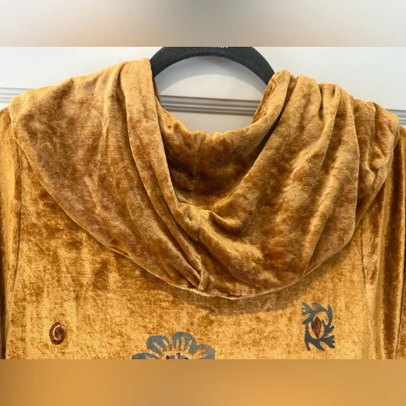 Blue Fish Vintage Golden Velvet Coat - Picture 3 of 16